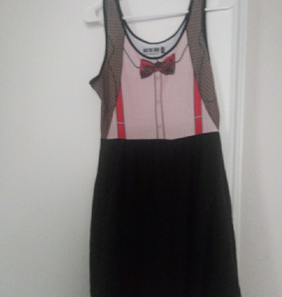 Doctor Who 11th Doctor Dress - Picture 2 of 4